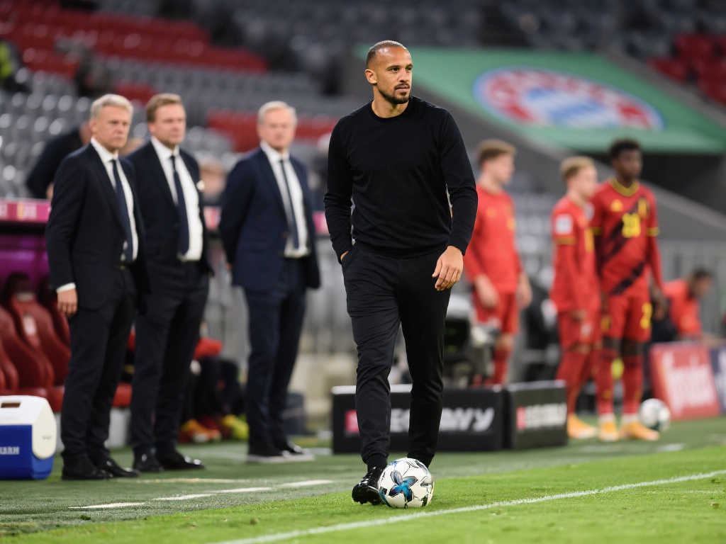 他在国际与 他在国际与